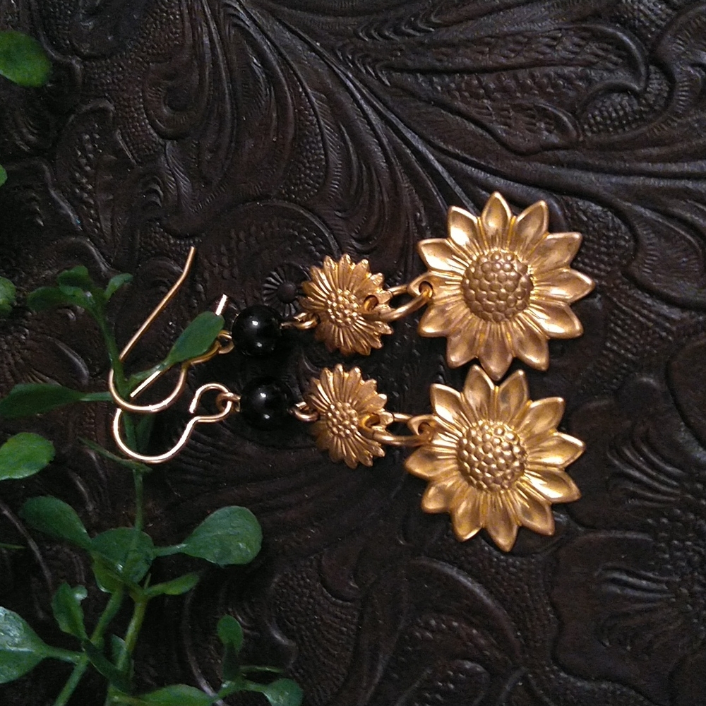 Handmade Sunflower Daisy Dangle Earrings